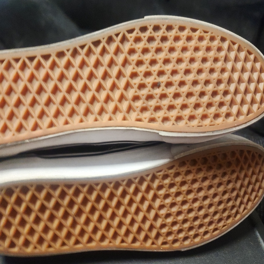 Vans - Picture 3 of 4